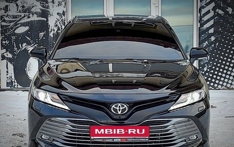 Toyota Camry, 2021 год, 3 540 000 рублей, 2 фотография