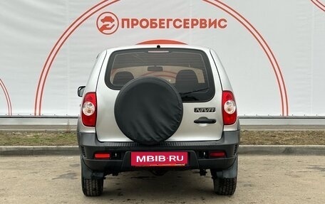 Chevrolet Niva I рестайлинг, 2011 год, 590 000 рублей, 6 фотография