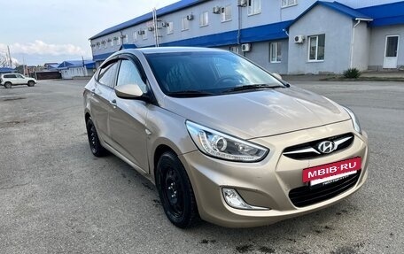 Hyundai Solaris II рестайлинг, 2013 год, 1 100 000 рублей, 2 фотография