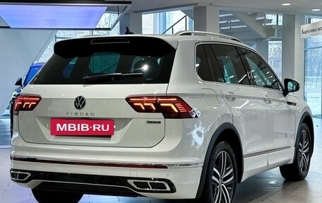 Volkswagen Tiguan II, 2021 год, 3 600 777 рублей, 7 фотография