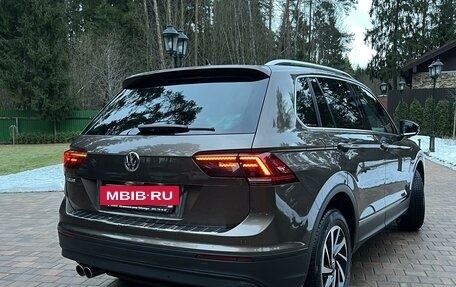 Volkswagen Tiguan II, 2018 год, 2 750 000 рублей, 3 фотография