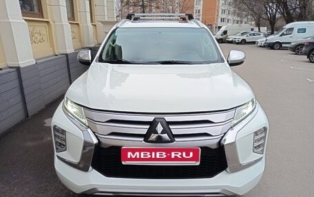 Mitsubishi Montero Sport, 2023 год, 4 950 000 рублей, 3 фотография