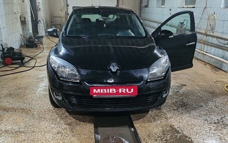 Renault Megane III, 2013 год, 900 000 рублей, 2 фотография