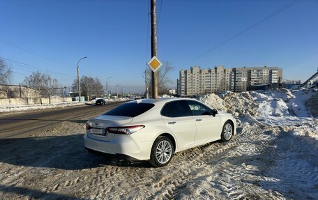 Toyota Camry, 2018 год, 2 600 000 рублей, 7 фотография