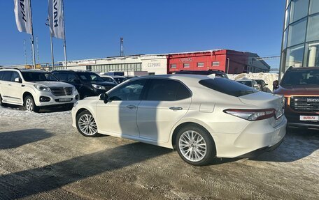 Toyota Camry, 2018 год, 2 600 000 рублей, 8 фотография