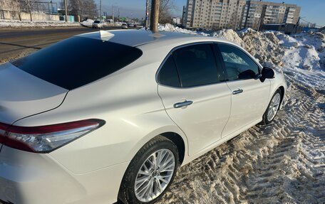 Toyota Camry, 2018 год, 2 600 000 рублей, 9 фотография