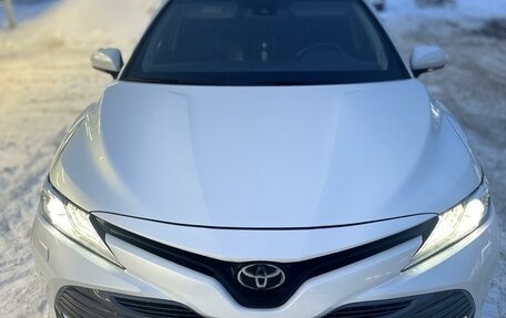 Toyota Camry, 2018 год, 2 600 000 рублей, 3 фотография