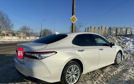 Toyota Camry, 2018 год, 2 600 000 рублей, 11 фотография