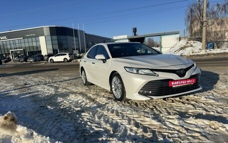 Toyota Camry, 2018 год, 2 600 000 рублей, 4 фотография