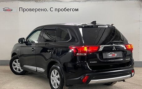 Mitsubishi Outlander III рестайлинг 3, 2018 год, 1 997 000 рублей, 6 фотография