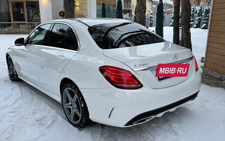 Mercedes-Benz C-Класс, 2017 год, 3 650 000 рублей, 4 фотография