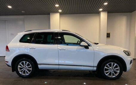 Volkswagen Touareg III, 2013 год, 2 399 000 рублей, 2 фотография