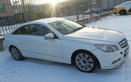 Mercedes-Benz E-Класс, 2012 год, 1 400 000 рублей, 2 фотография