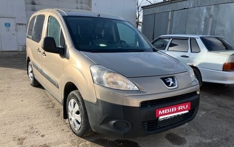 Peugeot Partner II рестайлинг 2, 2011 год, 695 000 рублей, 2 фотография