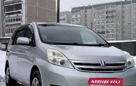 Toyota ISis I, 2010 год, 1 450 000 рублей, 1 фотография