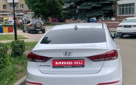 Hyundai Elantra VI рестайлинг, 2017 год, 1 130 000 рублей, 3 фотография