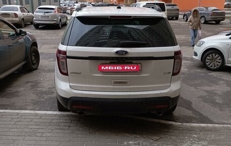 Ford Explorer VI, 2013 год, 2 100 000 рублей, 3 фотография