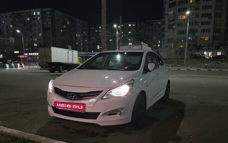 Hyundai Solaris II рестайлинг, 2016 год, 810 000 рублей, 3 фотография