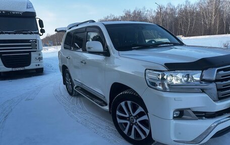 Toyota Land Cruiser 200, 2017 год, 6 400 000 рублей, 7 фотография