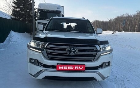 Toyota Land Cruiser 200, 2017 год, 6 400 000 рублей, 5 фотография