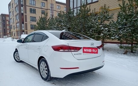 Hyundai Elantra VI рестайлинг, 2018 год, 1 320 000 рублей, 3 фотография