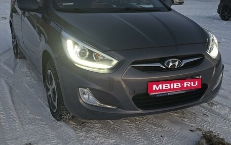 Hyundai Solaris II рестайлинг, 2013 год, 750 000 рублей, 2 фотография