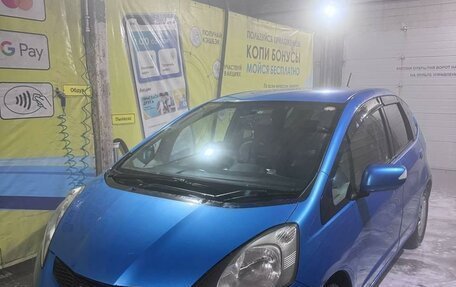 Honda Fit III, 2010 год, 860 000 рублей, 2 фотография