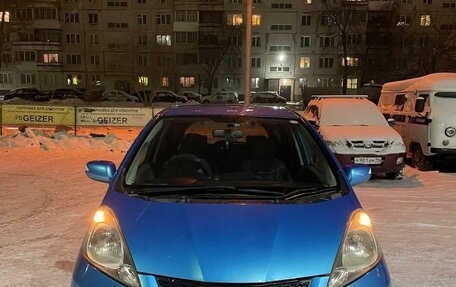 Honda Fit III, 2010 год, 860 000 рублей, 4 фотография