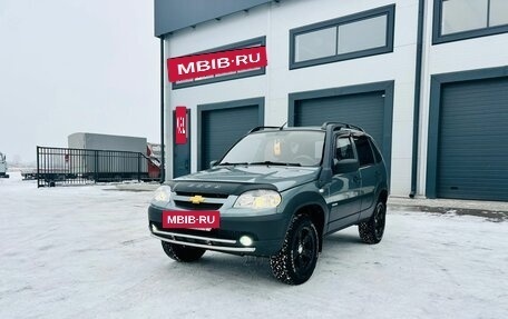 Chevrolet Niva I рестайлинг, 2015 год, 839 000 рублей, 2 фотография