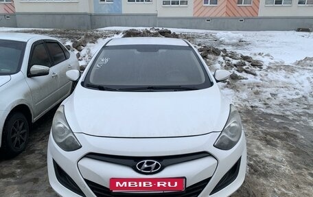 Hyundai i30 II рестайлинг, 2013 год, 880 000 рублей, 2 фотография