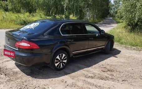 Skoda Superb III рестайлинг, 2011 год, 980 000 рублей, 3 фотография