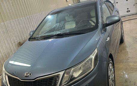 KIA Rio III рестайлинг, 2013 год, 810 000 рублей, 2 фотография