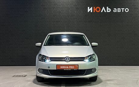 Volkswagen Polo VI (EU Market), 2010 год, 695 000 рублей, 2 фотография