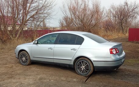 Volkswagen Passat B6, 2006 год, 650 000 рублей, 2 фотография