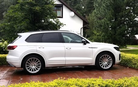 Volkswagen Touareg III, 2019 год, 5 300 000 рублей, 3 фотография