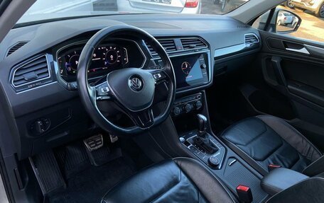 Volkswagen Tiguan II, 2019 год, 2 657 800 рублей, 5 фотография