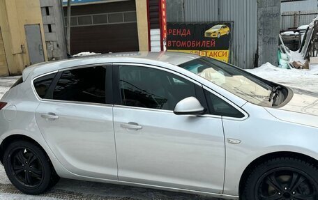 Opel Astra J, 2011 год, 900 000 рублей, 2 фотография