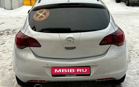 Opel Astra J, 2011 год, 900 000 рублей, 3 фотография