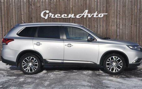 Mitsubishi Outlander III рестайлинг 3, 2016 год, 2 150 000 рублей, 5 фотография