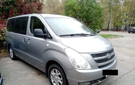 Hyundai Grand Starex Grand Starex I рестайлинг 2, 2011 год, 1 300 000 рублей, 2 фотография