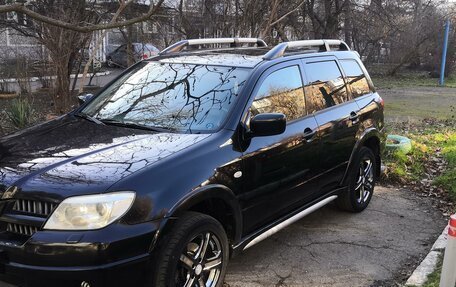 Mitsubishi Outlander III рестайлинг 3, 2004 год, 750 000 рублей, 3 фотография