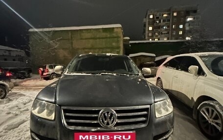 Volkswagen Touareg III, 2003 год, 560 000 рублей, 2 фотография