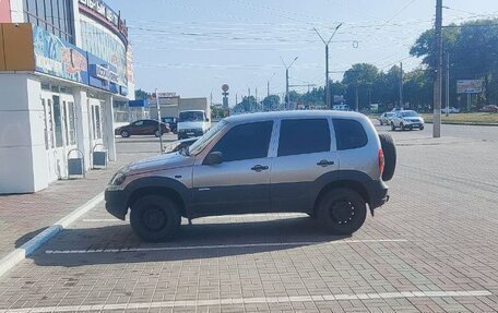 Chevrolet Niva I рестайлинг, 2010 год, 560 000 рублей, 3 фотография