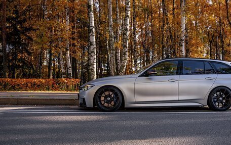 BMW 3 серия, 2017 год, 2 400 000 рублей, 2 фотография