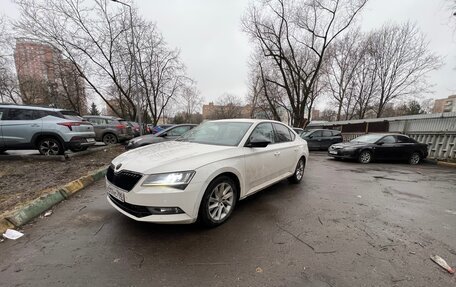 Skoda Superb III рестайлинг, 2019 год, 1 970 000 рублей, 2 фотография