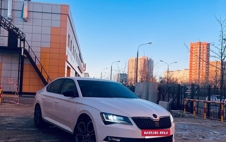 Skoda Superb III рестайлинг, 2019 год, 1 970 000 рублей, 3 фотография