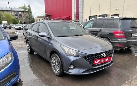 Hyundai Solaris II рестайлинг, 2021 год, 1 700 000 рублей, 5 фотография