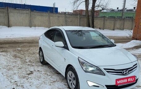 Hyundai Solaris II рестайлинг, 2015 год, 1 120 000 рублей, 2 фотография