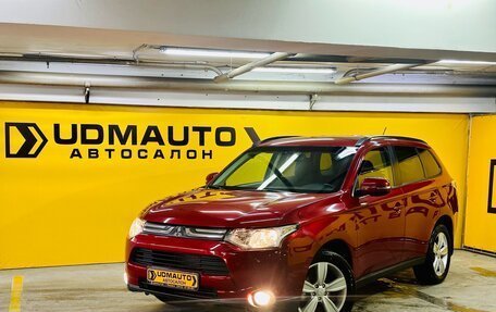 Mitsubishi Outlander III рестайлинг 3, 2013 год, 2 199 000 рублей, 3 фотография