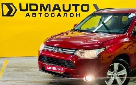 Mitsubishi Outlander III рестайлинг 3, 2013 год, 2 199 000 рублей, 2 фотография